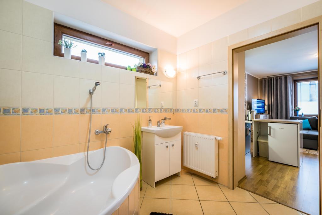 Apartman Elegance ลิฟตอฟสกีมิคูลาช ภายนอก รูปภาพ